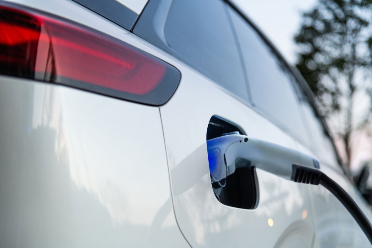 elektrische auto opladen