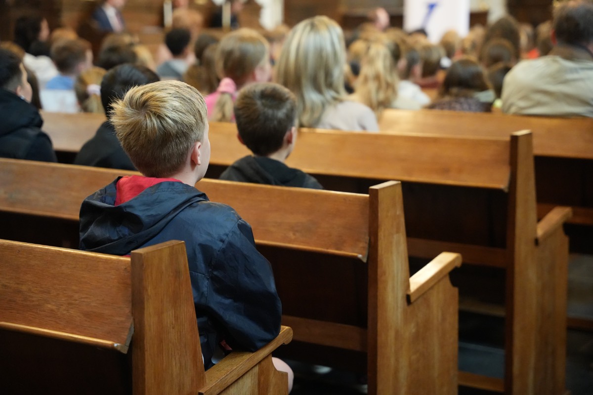 Kinderen in kerk