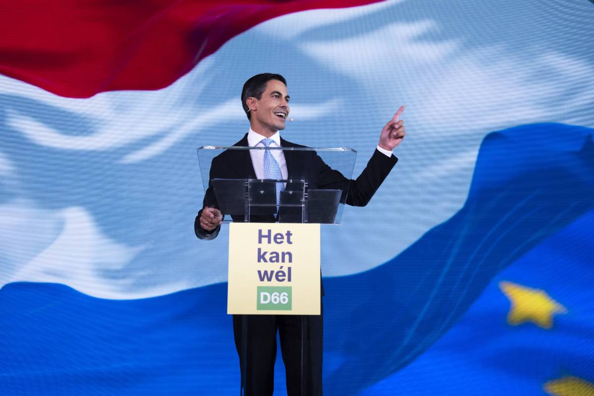 D66