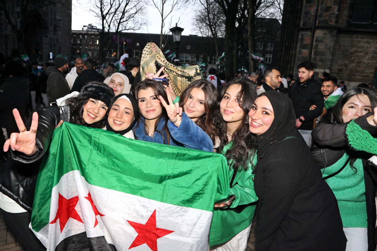 feest aftreden Assad feest aftreden Assad