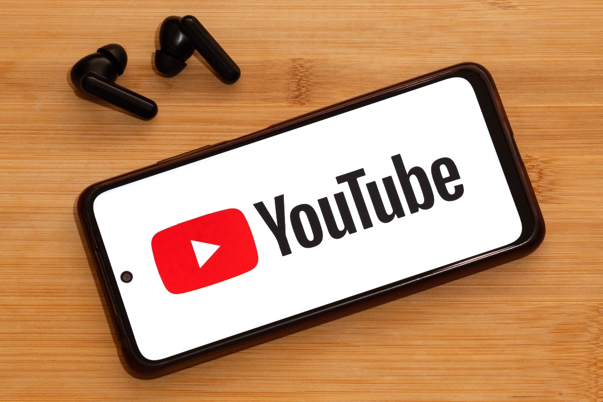 YouTube YouTube