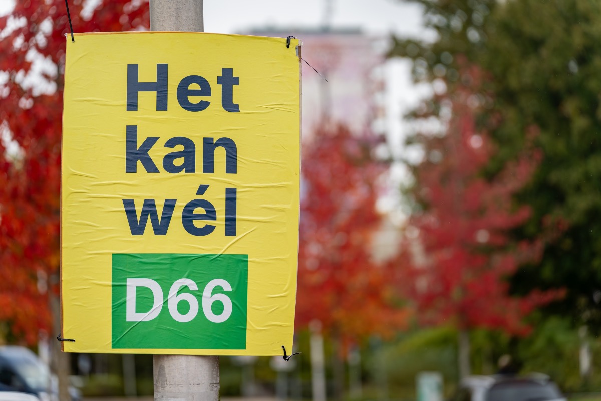 D66