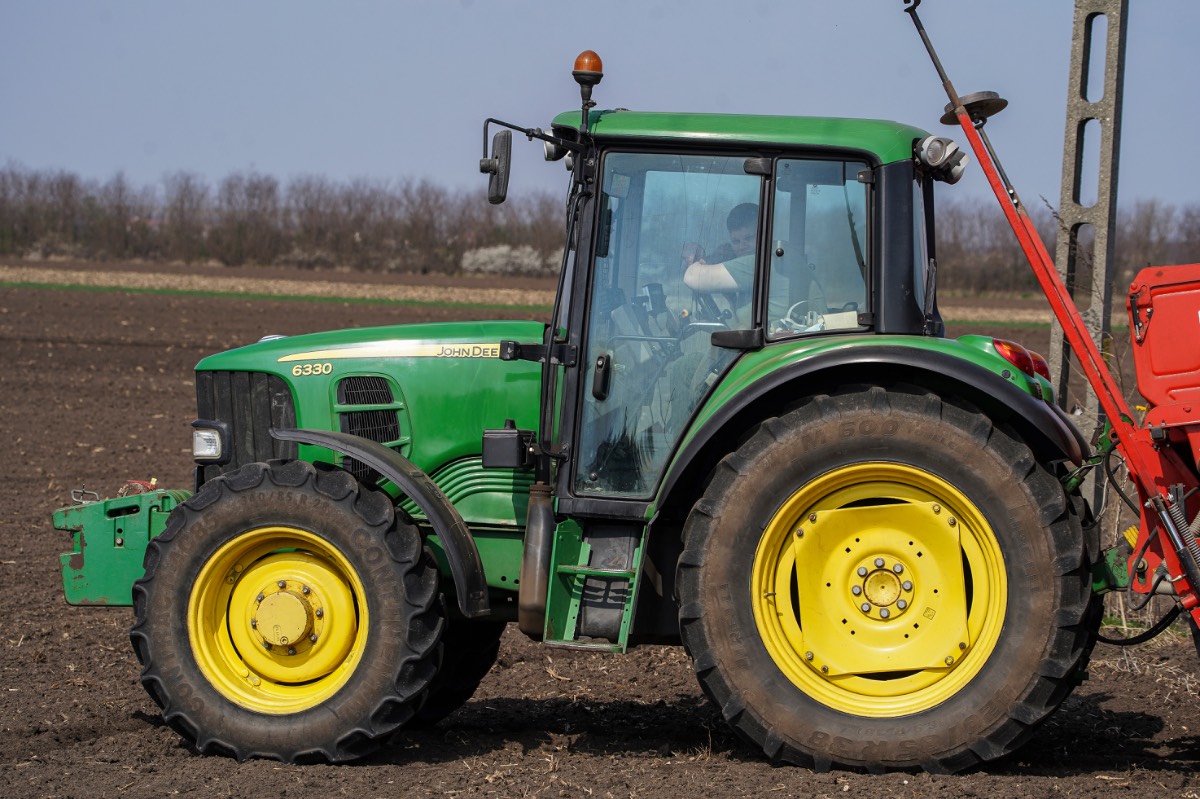 tractor